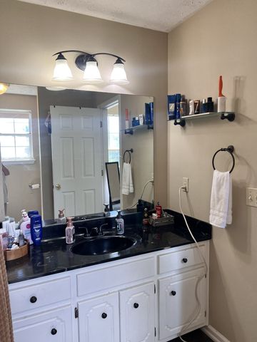 100 Ashley Cv, Hermitage, TN 37076