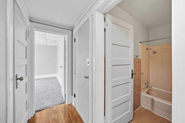 3103 Grand Avenue, Des Moines, IA 50312