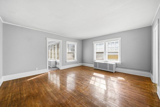 3103 Grand Avenue, Des Moines, IA 50312