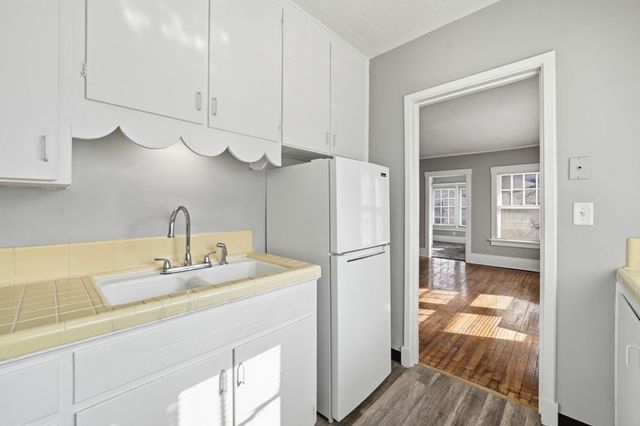 3103 Grand Avenue, Des Moines, IA 50312