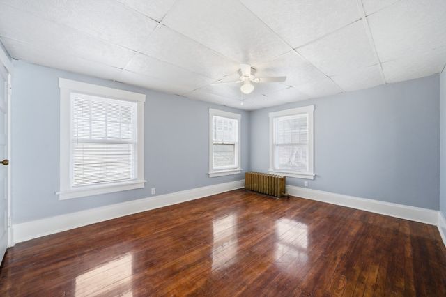 3103 Grand Avenue, Des Moines, IA 50312