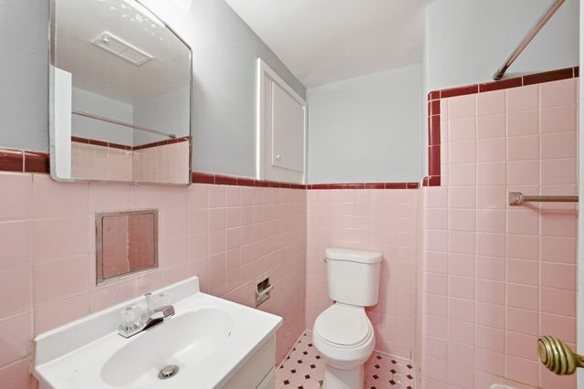 3103 Grand Avenue, Des Moines, IA 50312