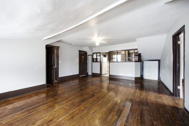 3103 Grand Avenue, Des Moines, IA 50312