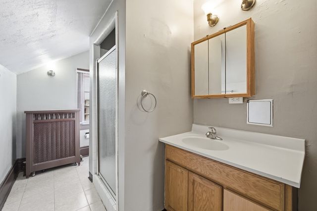 3103 Grand Avenue, Des Moines, IA 50312