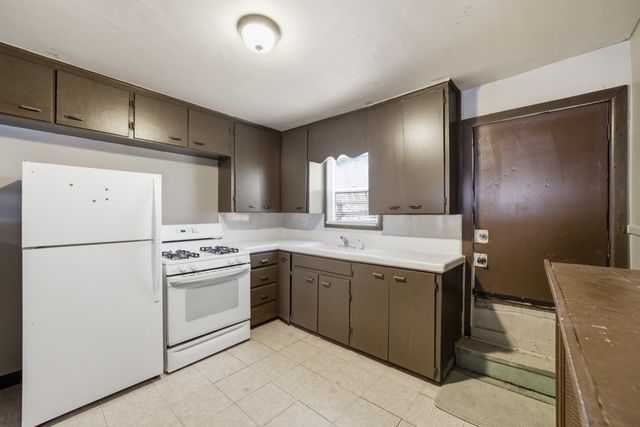 3103 Grand Avenue, Des Moines, IA 50312
