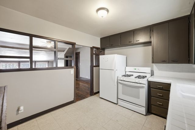 3103 Grand Avenue, Des Moines, IA 50312
