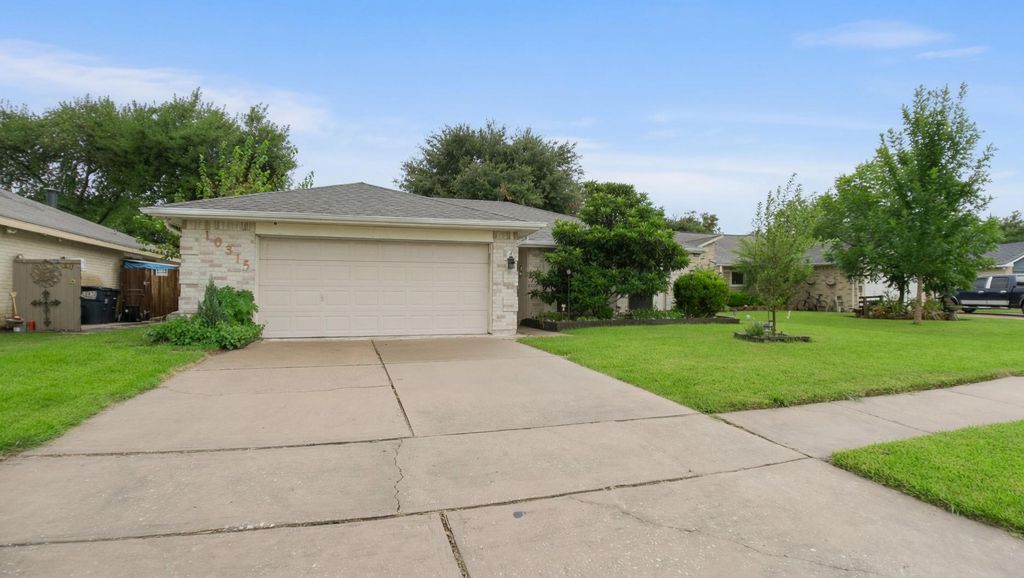 10315 Hollow Canyon Court, Sugar Land, TX 77498