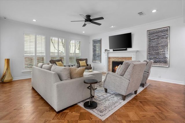 804 Roaring Springs Road, Fort Worth, TX 76114