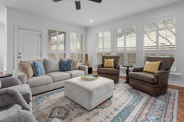 804 Roaring Springs Road, Fort Worth, TX 76114