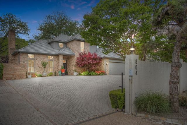804 Roaring Springs Road, Fort Worth, TX 76114