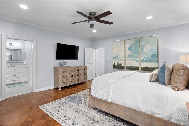 804 Roaring Springs Road, Fort Worth, TX 76114