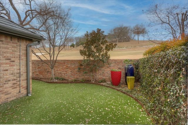 804 Roaring Springs Road, Fort Worth, TX 76114