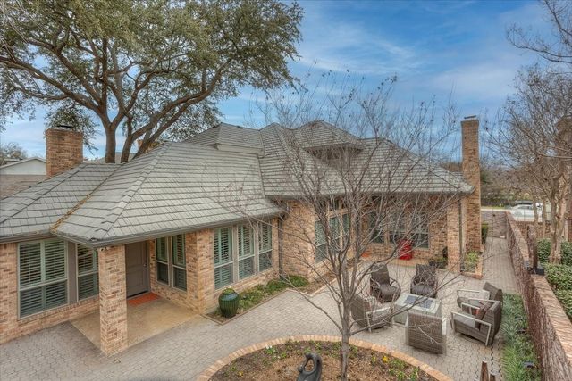 804 Roaring Springs Road, Fort Worth, TX 76114
