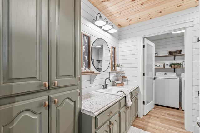 1521 N Valleyview Street, Wichita, KS 67212