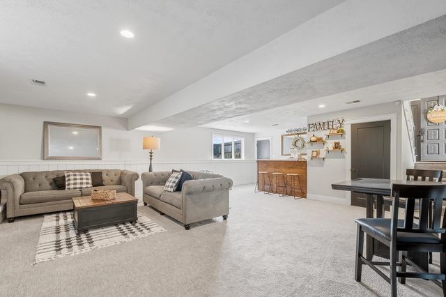 1521 N Valleyview Street, Wichita, KS 67212