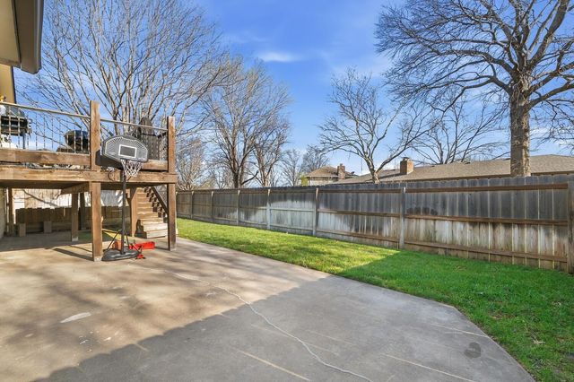 1521 N Valleyview Street, Wichita, KS 67212