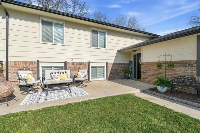 1521 N Valleyview Street, Wichita, KS 67212