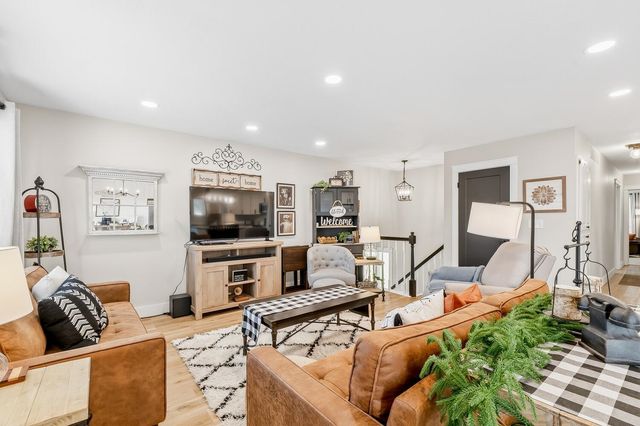 1521 N Valleyview Street, Wichita, KS 67212