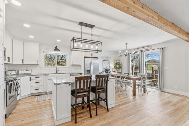 1521 N Valleyview Street, Wichita, KS 67212