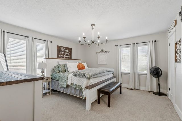 1521 N Valleyview Street, Wichita, KS 67212