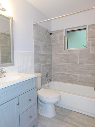 711 NW 19TH AVENUE, Gainesville, FL 32609