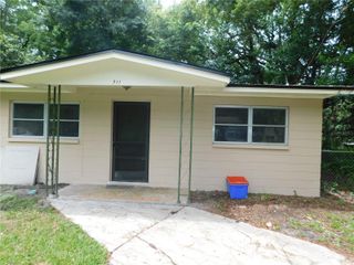 711 NW 19TH AVENUE, Gainesville, FL 32609