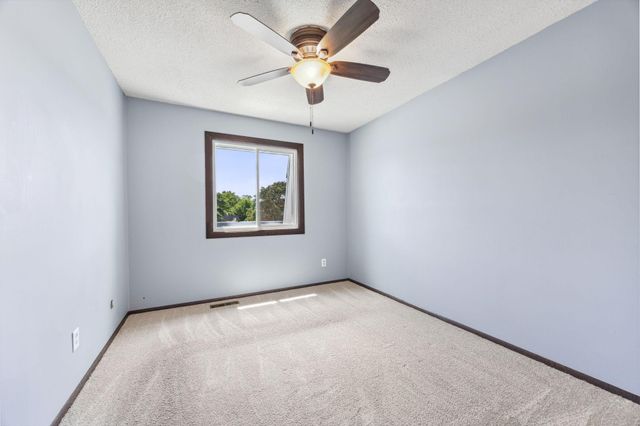 3857 Conroy Trail, Inver Grove Heights, MN 55076