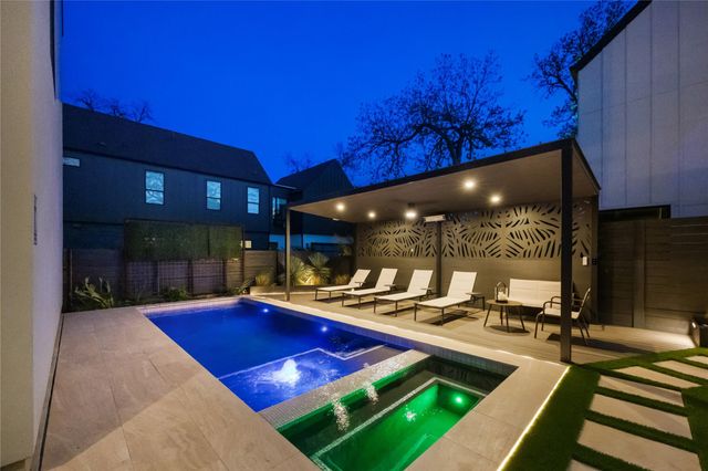 3201 Holton ST, Austin, TX 78702