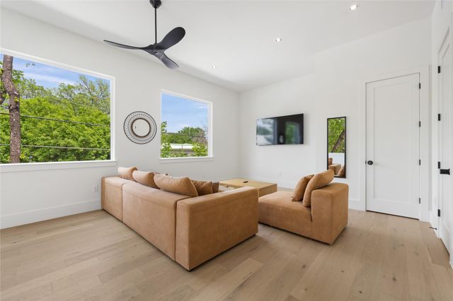 3201 Holton ST, Austin, TX 78702