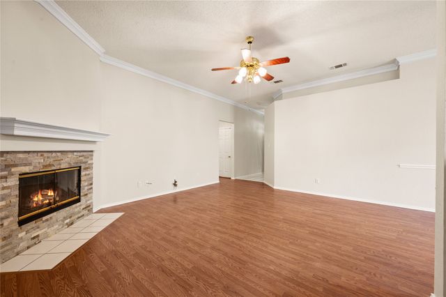 3321 Harbourtown Drive, Grand Prairie, TX 75052