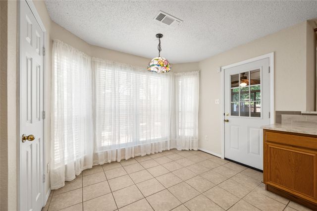 3321 Harbourtown Drive, Grand Prairie, TX 75052