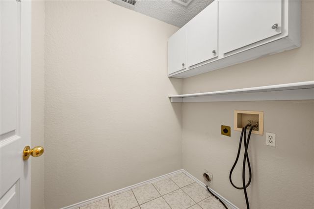 3321 Harbourtown Drive, Grand Prairie, TX 75052