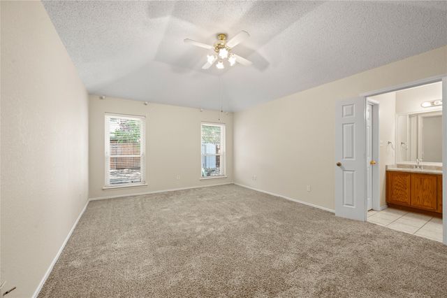 3321 Harbourtown Drive, Grand Prairie, TX 75052