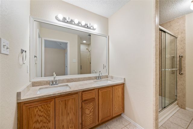 3321 Harbourtown Drive, Grand Prairie, TX 75052