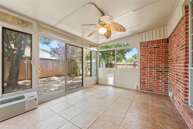 3321 Harbourtown Drive, Grand Prairie, TX 75052