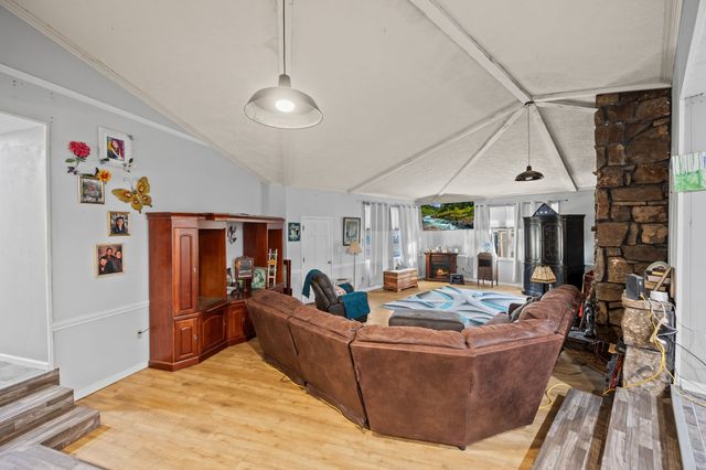 120 Wells Rd, Crossville, TN 38555