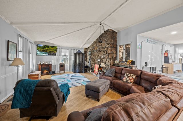 120 Wells Rd, Crossville, TN 38555