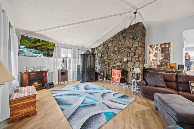 120 Wells Rd, Crossville, TN 38555