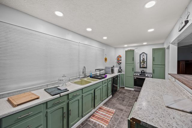 120 Wells Rd, Crossville, TN 38555