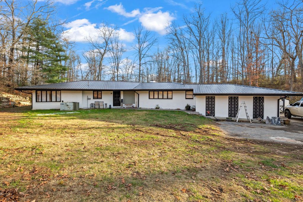 120 Wells Rd, Crossville, TN 38555