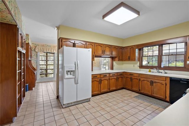 712 Westmoreland Drive W, Mobile, AL 36609