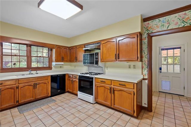 712 Westmoreland Drive W, Mobile, AL 36609