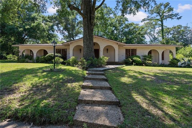 712 Westmoreland Drive W, Mobile, AL 36609