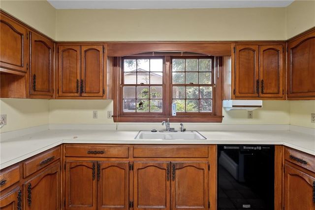 712 Westmoreland Drive W, Mobile, AL 36609