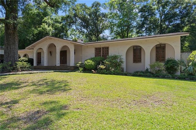 712 Westmoreland Drive W, Mobile, AL 36609
