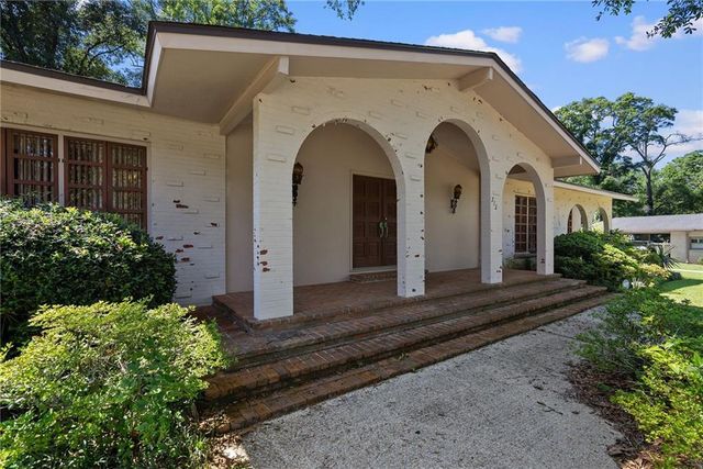712 Westmoreland Drive W, Mobile, AL 36609