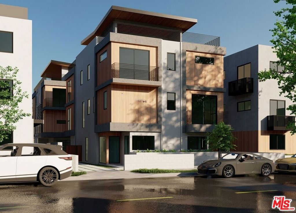 Image 14 of property listing at 10808 Hartsook Street, North Hollywood, CA 91601