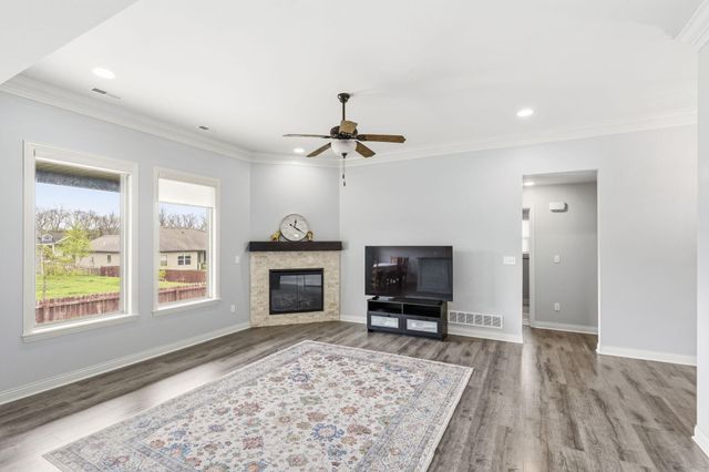 812 RUTLAND DR, Columbia, MO 65203