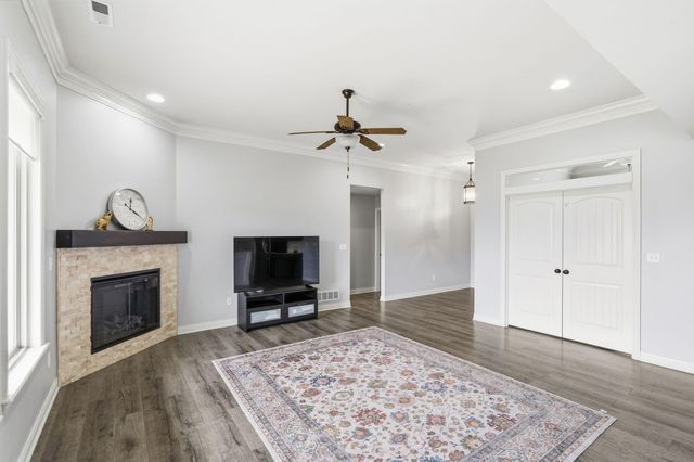 812 RUTLAND DR, Columbia, MO 65203