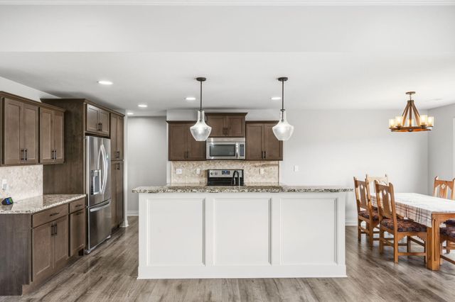 812 RUTLAND DR, Columbia, MO 65203